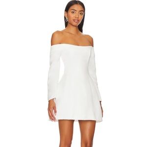 Selling this beautiful Vida Dress in Ivory from revolve. Made by Elliatt.